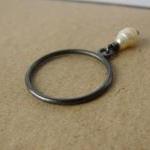 Delicate pearl ring . Oxidi..