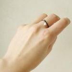 Delicate pearl ring . Oxidi..