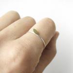 Simple minimalist ring. Gol..