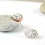  Small oval stud earrings ...